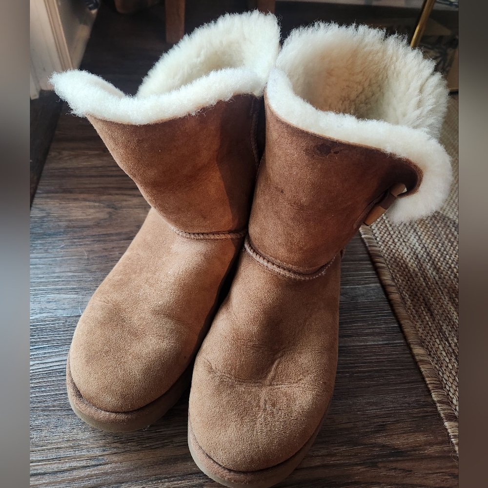 Ugg Cozy Shearling-Lined Women's Winter Boots - Tan